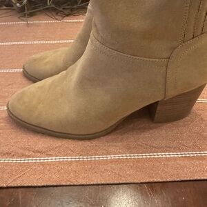 LC Lauren Conrad Tan Suede Heeled Boots
